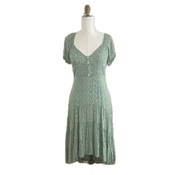 Hello Molly Dresses & Skirts - Hello Molly Green Floral Print Dress